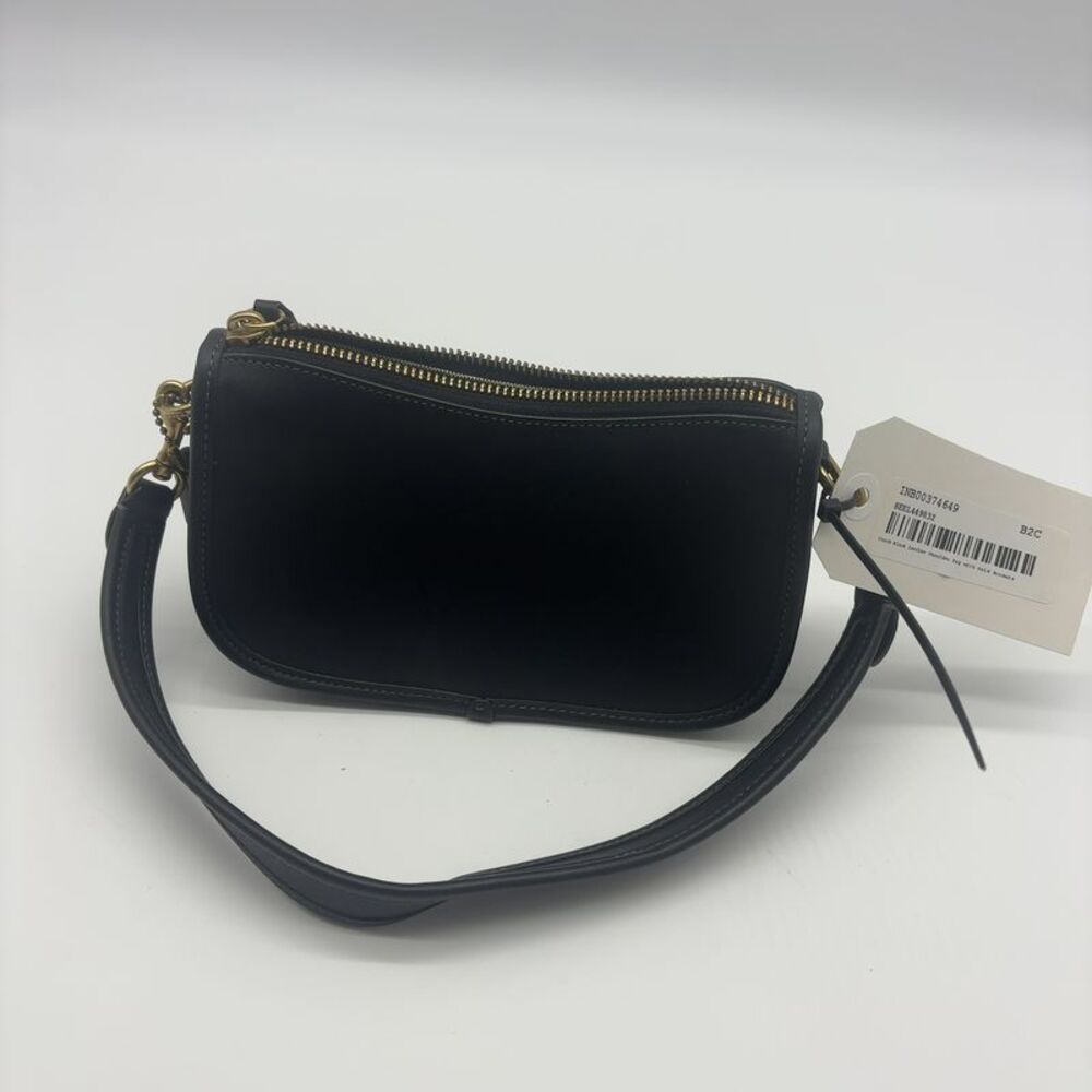 Coach swagger 20 Black Leather Shoulder Bag with Gold Hardware